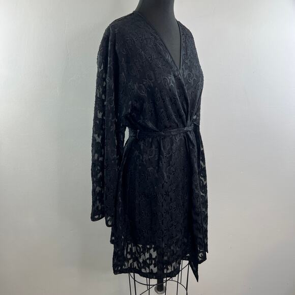 VTG Jones New York Black Wrap Robe Floral Lace Long Sleeve Drop Shoulder L/XL - Picture 2 of 7